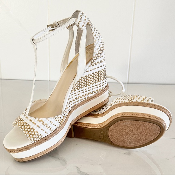 Guess Gace Platform Wedge Sandal 10 Metallic Gold and White Woven T-Straps - Picture 4 of 13